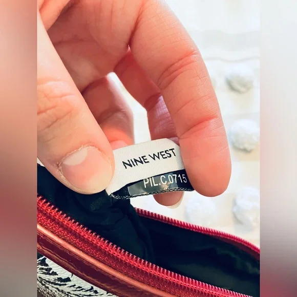 •Nine West Wristlet• - Picture 8 of 8